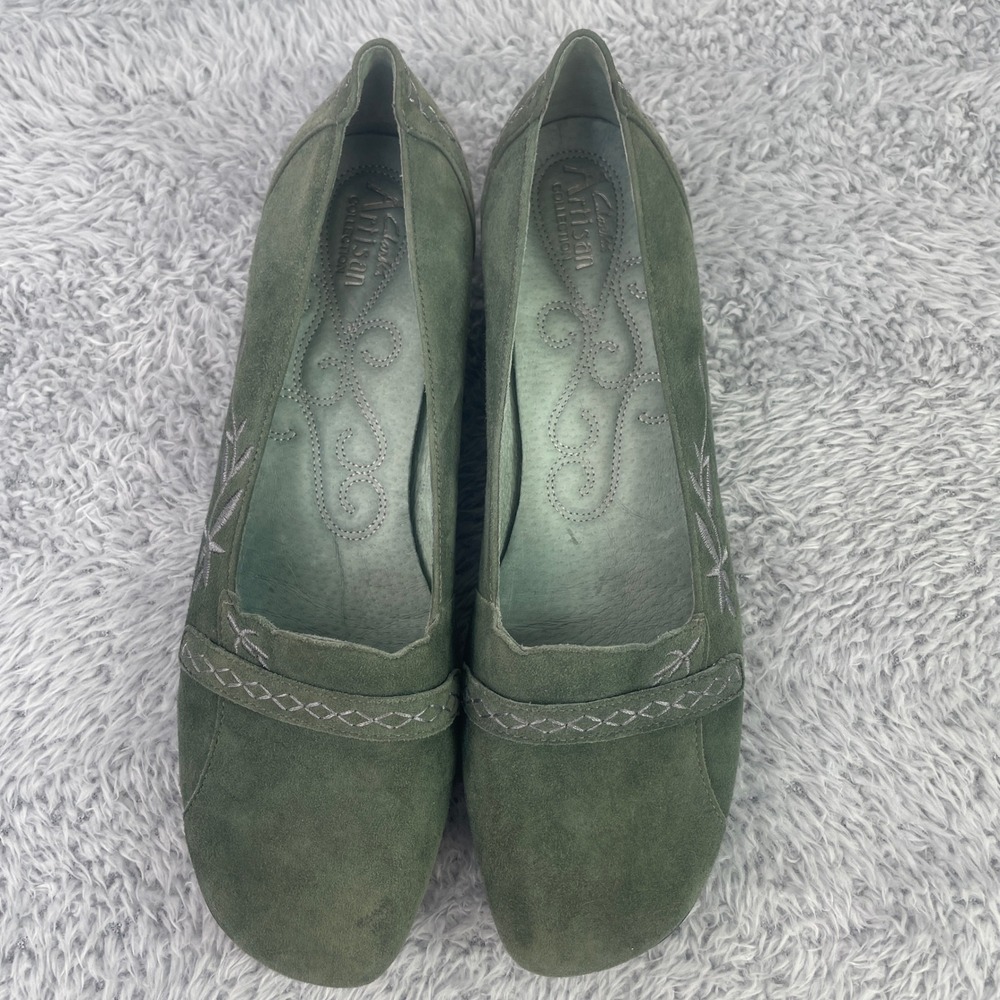 Clarks Artisan Loafers Womens 8M Green Suede Embroidered Slip On Flats - Picture 4 of 8